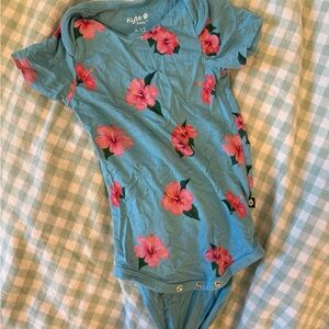 Kyte BABY 12M soft onsie